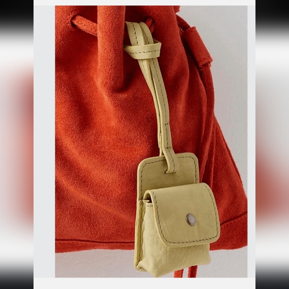 NWOT Free People Street Sounds Pod Clip - Picture 1 of 5